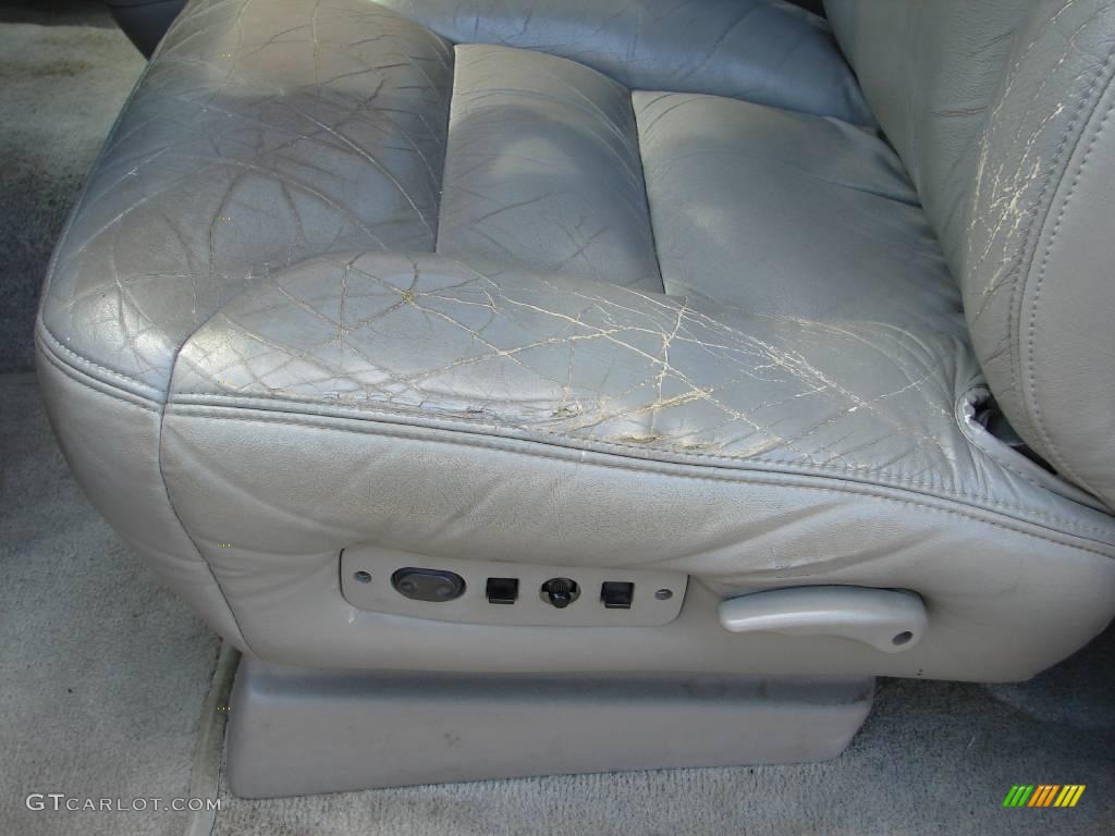 1999 Tahoe LT 4x4 - Light Pewter Metallic / Gray photo #88