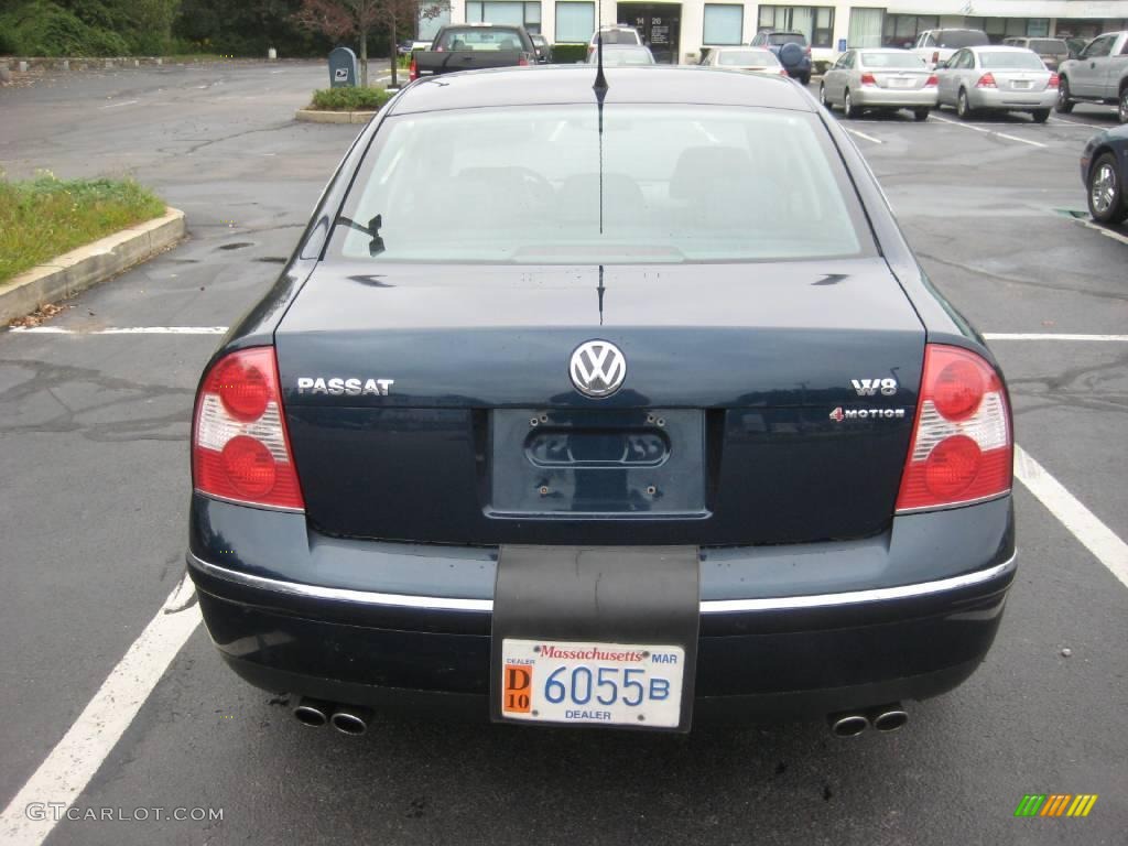 2003 Passat W8 4Motion Sedan - Indigo Blue Pearl / Black photo #9