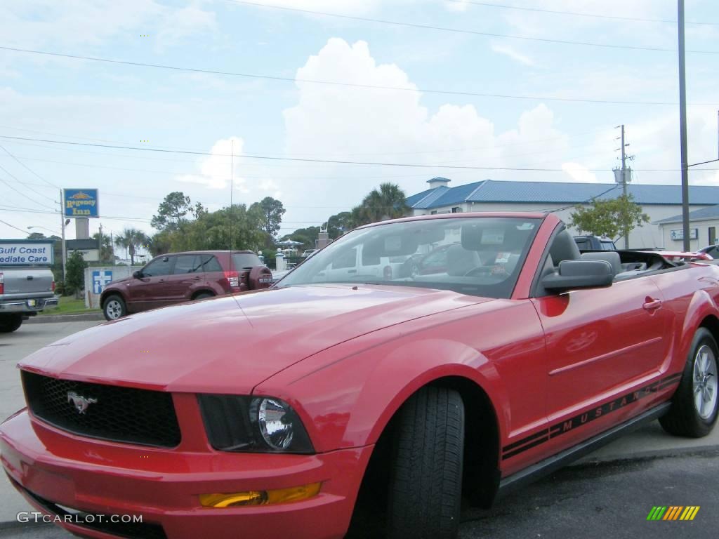 2006 Mustang V6 Premium Convertible - Redfire Metallic / Light Graphite photo #20