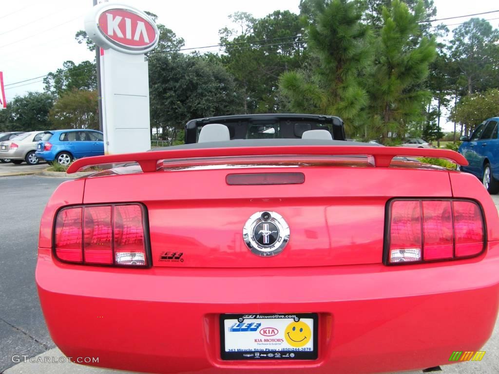 2006 Mustang V6 Premium Convertible - Redfire Metallic / Light Graphite photo #22