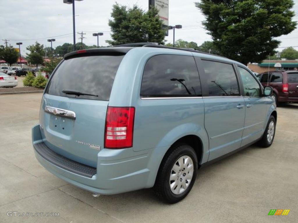 2010 Town & Country LX - Clearwater Blue Pearl / Medium Pebble Beige/Cream photo #5