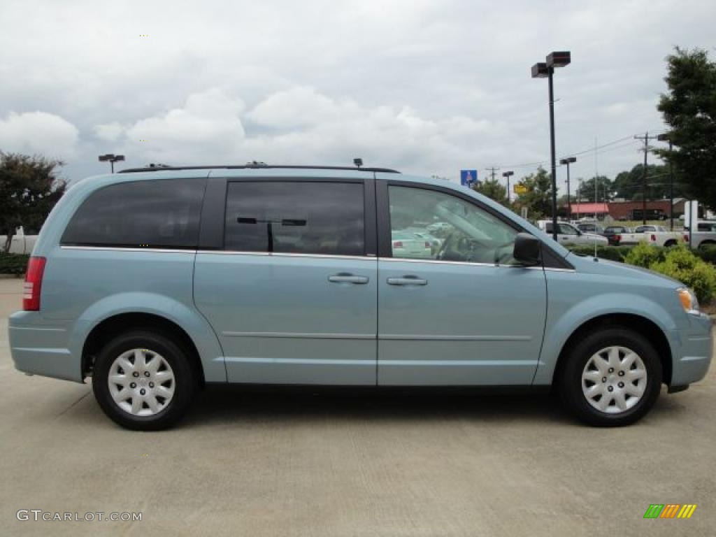 2010 Town & Country LX - Clearwater Blue Pearl / Medium Pebble Beige/Cream photo #6