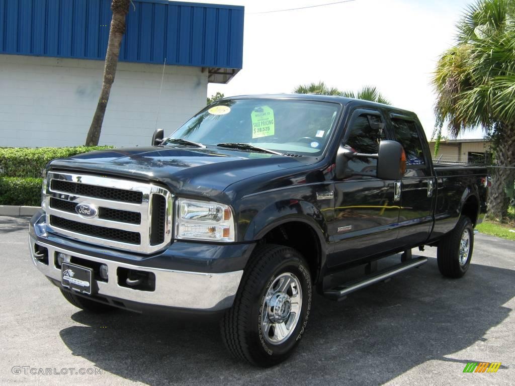 2005 F350 Super Duty Lariat Crew Cab 4x4 - True Blue Metallic / Medium Flint photo #7