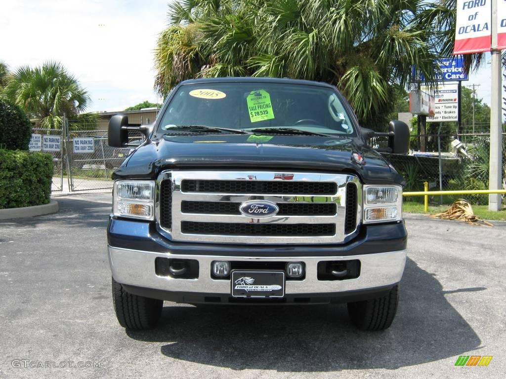 2005 F350 Super Duty Lariat Crew Cab 4x4 - True Blue Metallic / Medium Flint photo #8