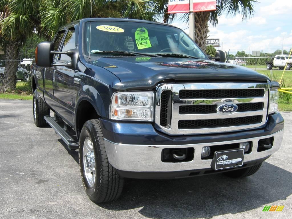 2005 F350 Super Duty Lariat Crew Cab 4x4 - True Blue Metallic / Medium Flint photo #9