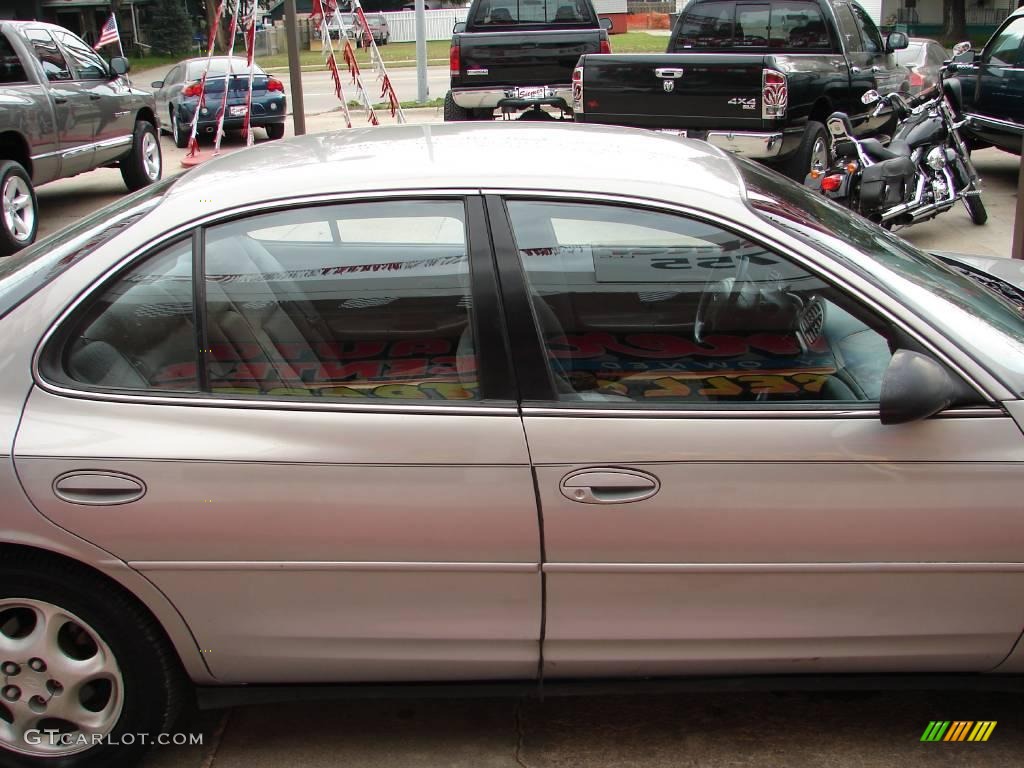 1998 Intrigue  - Silver Metallic / Gray photo #29
