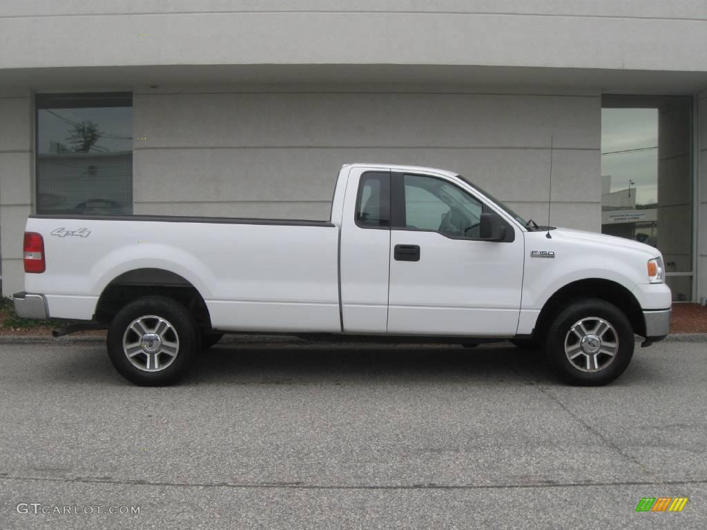 2006 F150 XLT Regular Cab 4x4 - Oxford White / Medium/Dark Flint photo #2