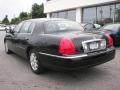 2009 Black Lincoln Town Car Signature L  photo #3