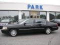 2009 Black Lincoln Town Car Signature L  photo #18