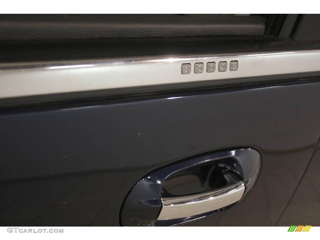 2004 Navigator Luxury 4x4 - True Blue Metallic / Dove Grey photo #8