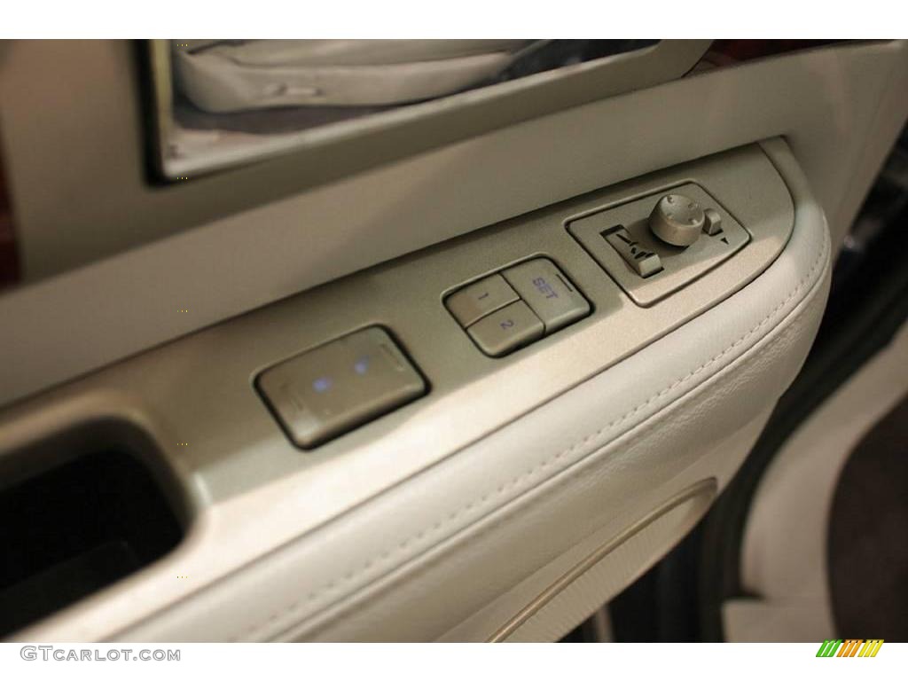 2004 Navigator Luxury 4x4 - True Blue Metallic / Dove Grey photo #10