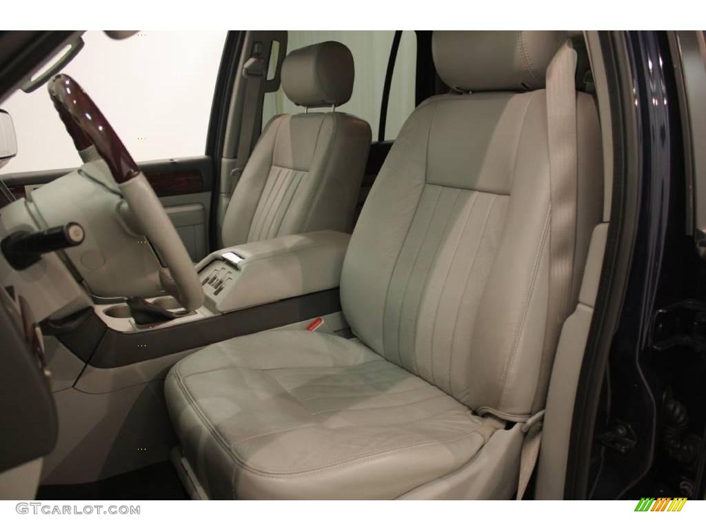 2004 Navigator Luxury 4x4 - True Blue Metallic / Dove Grey photo #12