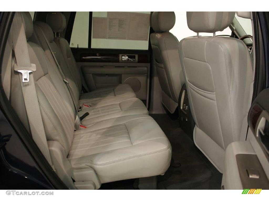 2004 Navigator Luxury 4x4 - True Blue Metallic / Dove Grey photo #22
