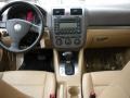 2005 Wheat Beige Metallic Volkswagen Jetta 2.5 Sedan  photo #14