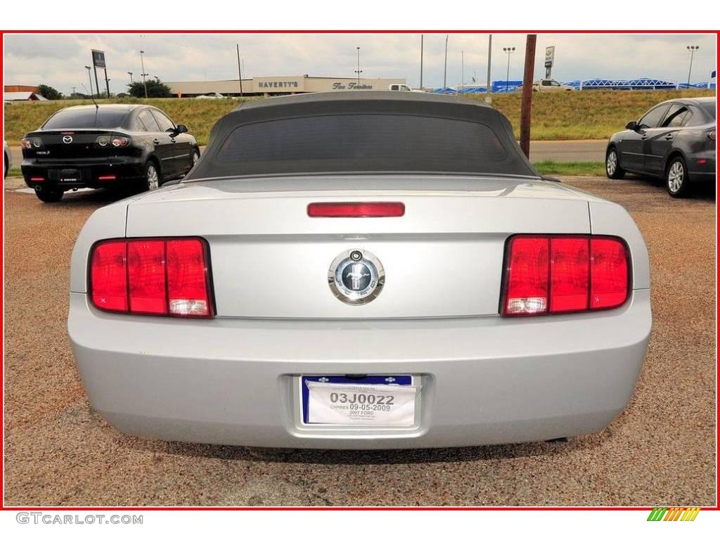 2007 Mustang V6 Deluxe Convertible - Satin Silver Metallic / Light Graphite photo #4