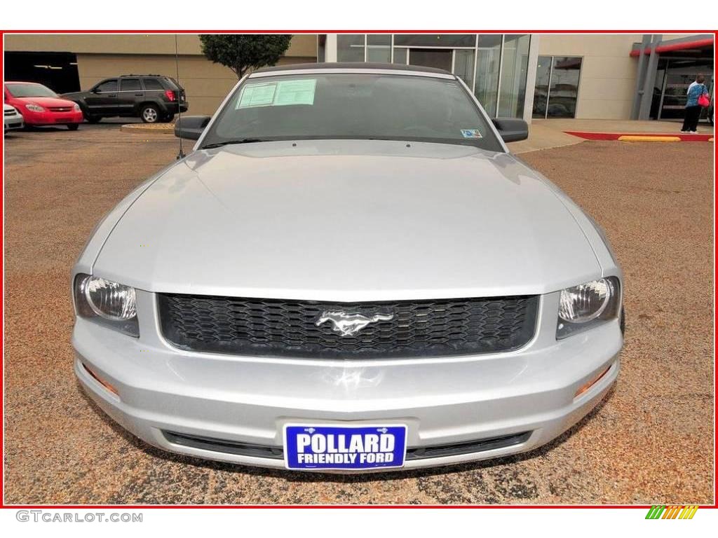 2007 Mustang V6 Deluxe Convertible - Satin Silver Metallic / Light Graphite photo #8