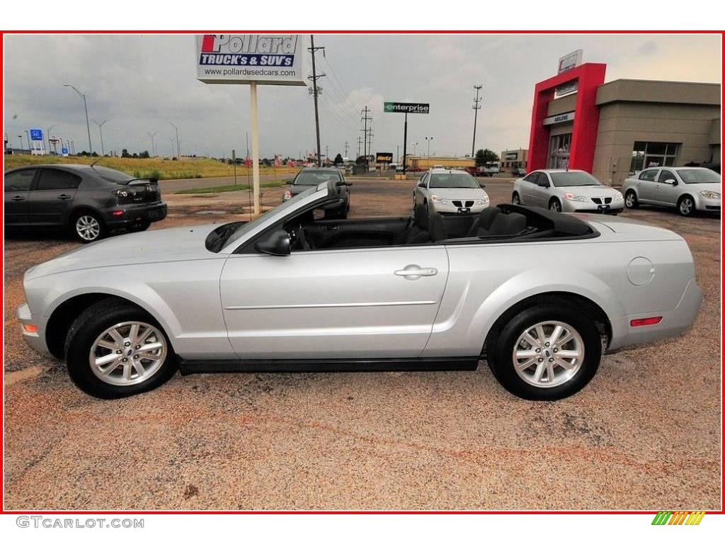 2007 Mustang V6 Deluxe Convertible - Satin Silver Metallic / Light Graphite photo #18