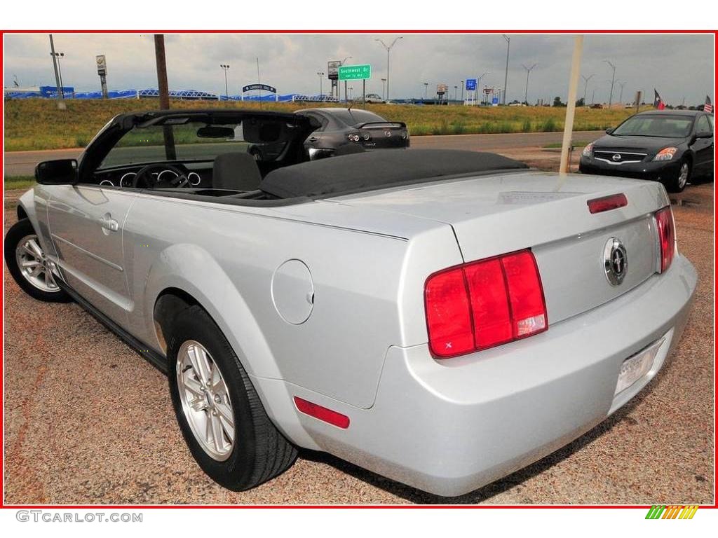 2007 Mustang V6 Deluxe Convertible - Satin Silver Metallic / Light Graphite photo #19