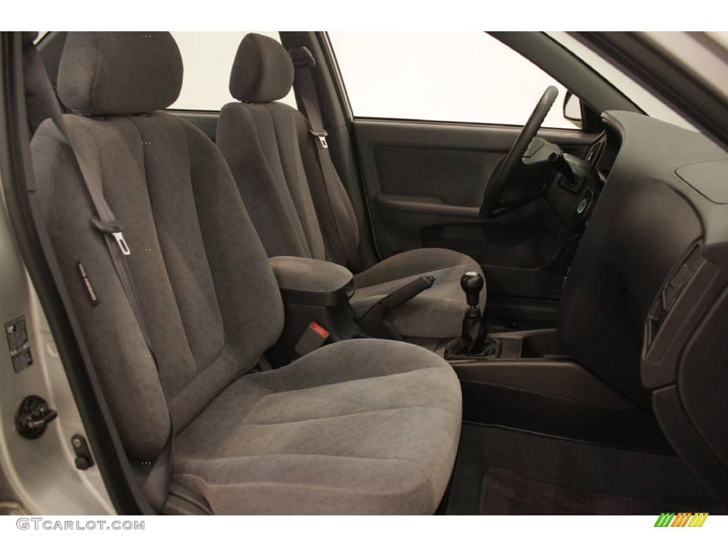 2004 Elantra GLS Sedan - Sterling Silver / Dark Gray photo #14