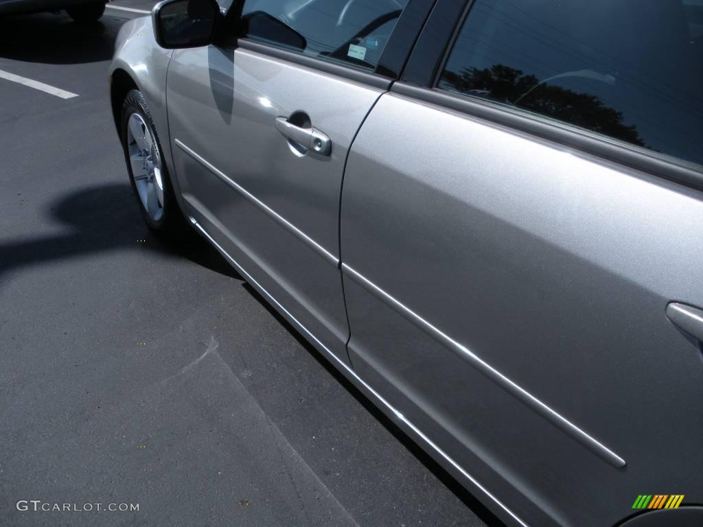 2009 Fusion SE - Vapor Silver Metallic / Charcoal Black photo #9