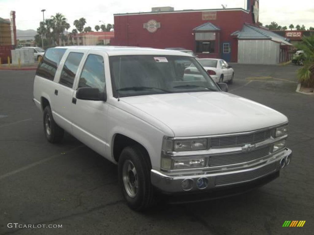 1994 Suburban C1500 - White / Gray photo #1