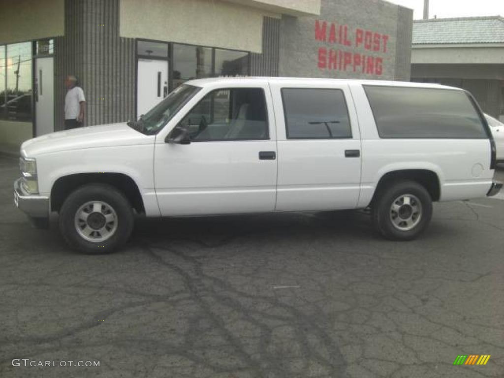 1994 Suburban C1500 - White / Gray photo #3