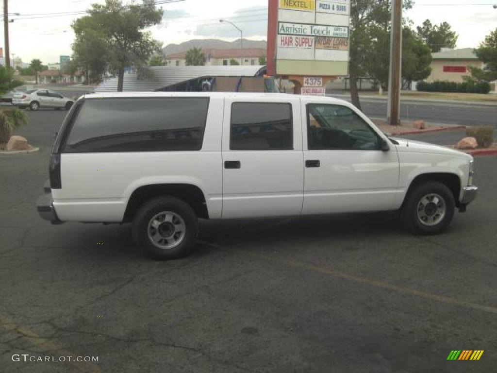 1994 Suburban C1500 - White / Gray photo #5