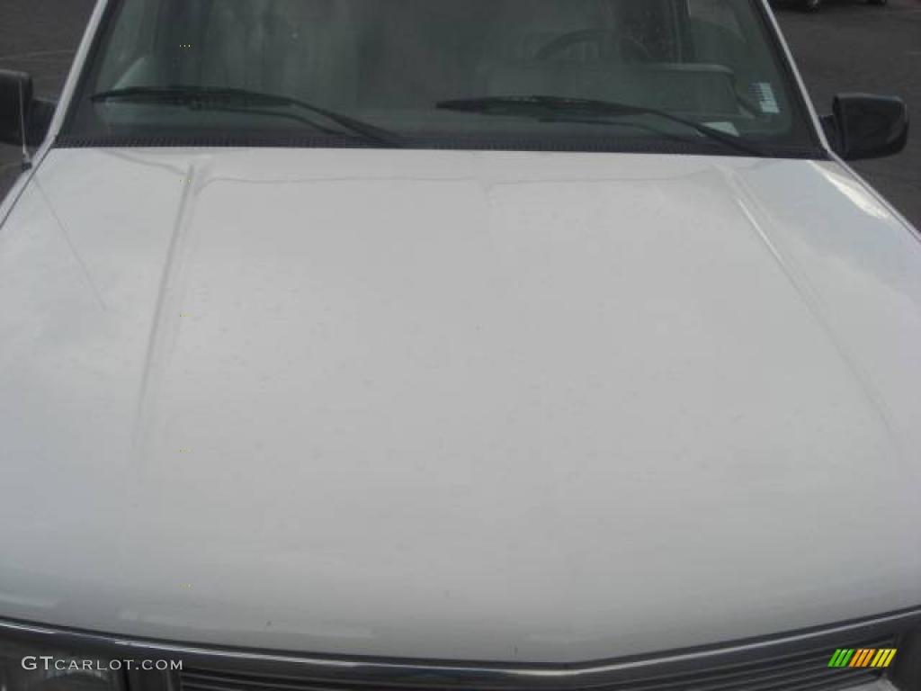 1994 Suburban C1500 - White / Gray photo #7