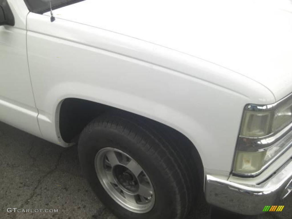 1994 Suburban C1500 - White / Gray photo #8
