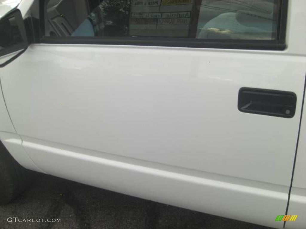 1994 Suburban C1500 - White / Gray photo #15
