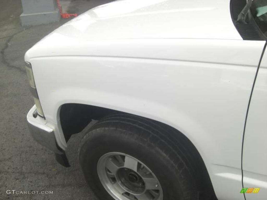 1994 Suburban C1500 - White / Gray photo #16