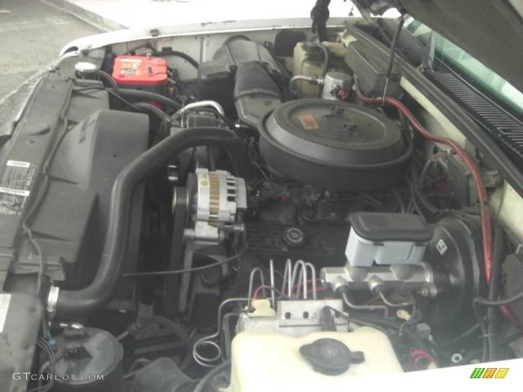 1994 Suburban C1500 - White / Gray photo #31