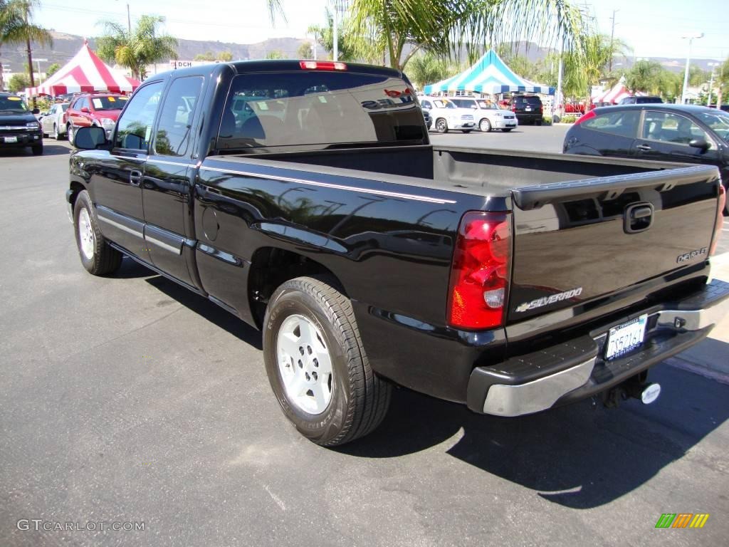 2005 Silverado 1500 LS Extended Cab - Black / Medium Gray photo #2