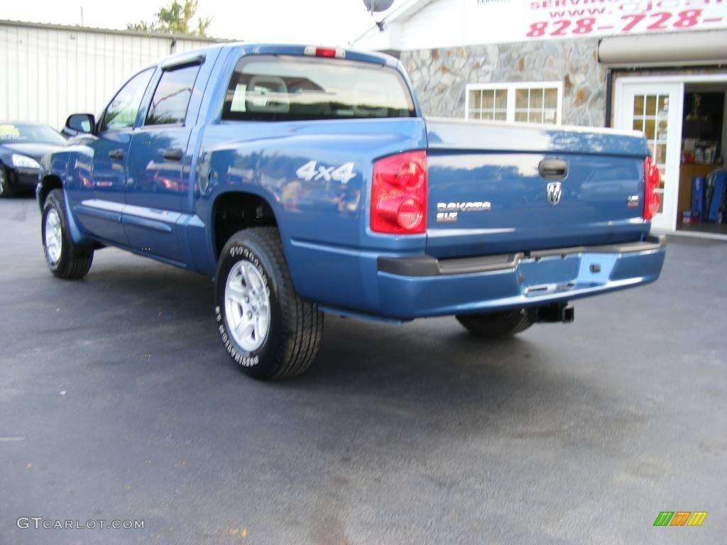 2005 Dakota SLT Quad Cab 4x4 - Atlantic Blue Pearl / Medium Slate Gray photo #13