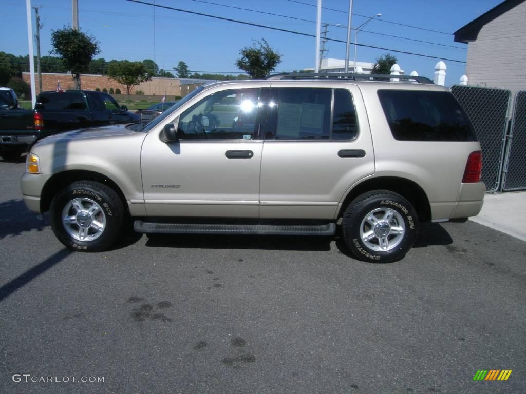 2004 Explorer XLT - Pueblo Gold Metallic / Medium Parchment photo #3
