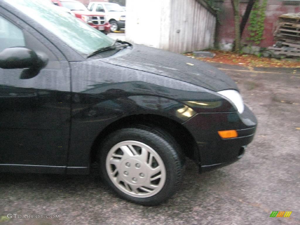 Pitch Black Ford Focus