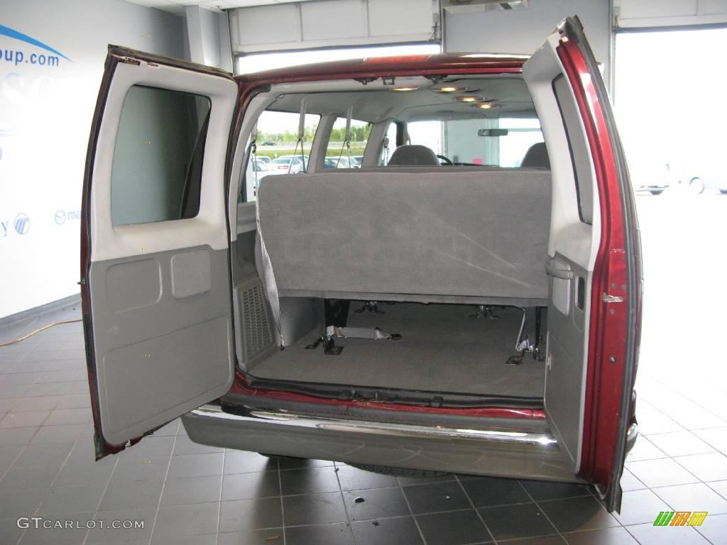 2007 E Series Van E350 Super Duty XLT Passenger - Dark Toreador Red Metallic / Medium Flint Grey photo #30