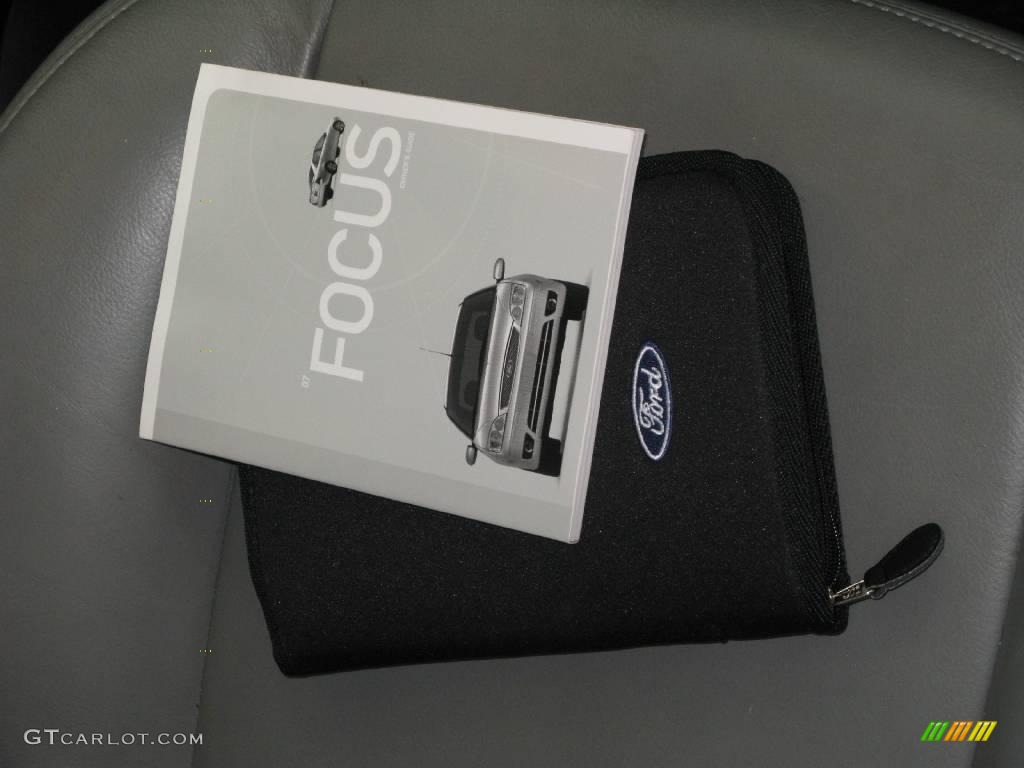 2007 Focus ZX5 SES Hatchback - Kiwi Green Metallic / Charcoal/Light Flint photo #38