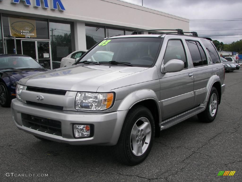 2003 QX4 4x4 - Brilliant Silver / Graphite photo #1