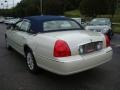 2006 Cashmere Tri-Coat Lincoln Town Car Signature  photo #2