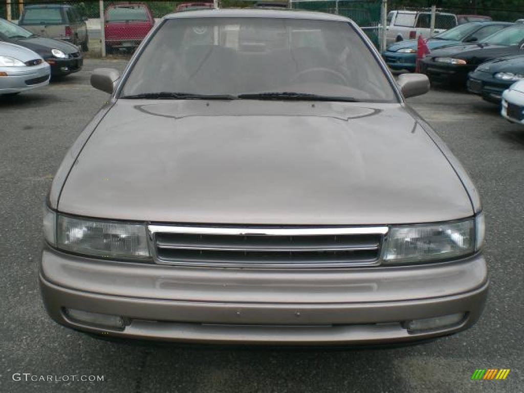 1989 Maxima SE - Sand Gray Metallic / Dark Red photo #1