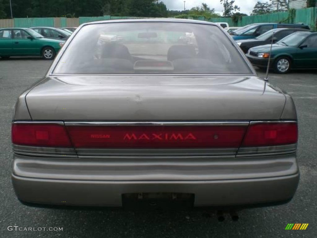 1989 Maxima SE - Sand Gray Metallic / Dark Red photo #6