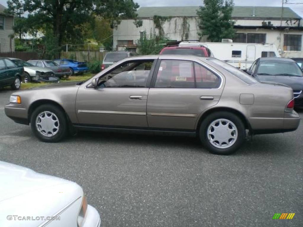 1989 Maxima SE - Sand Gray Metallic / Dark Red photo #8