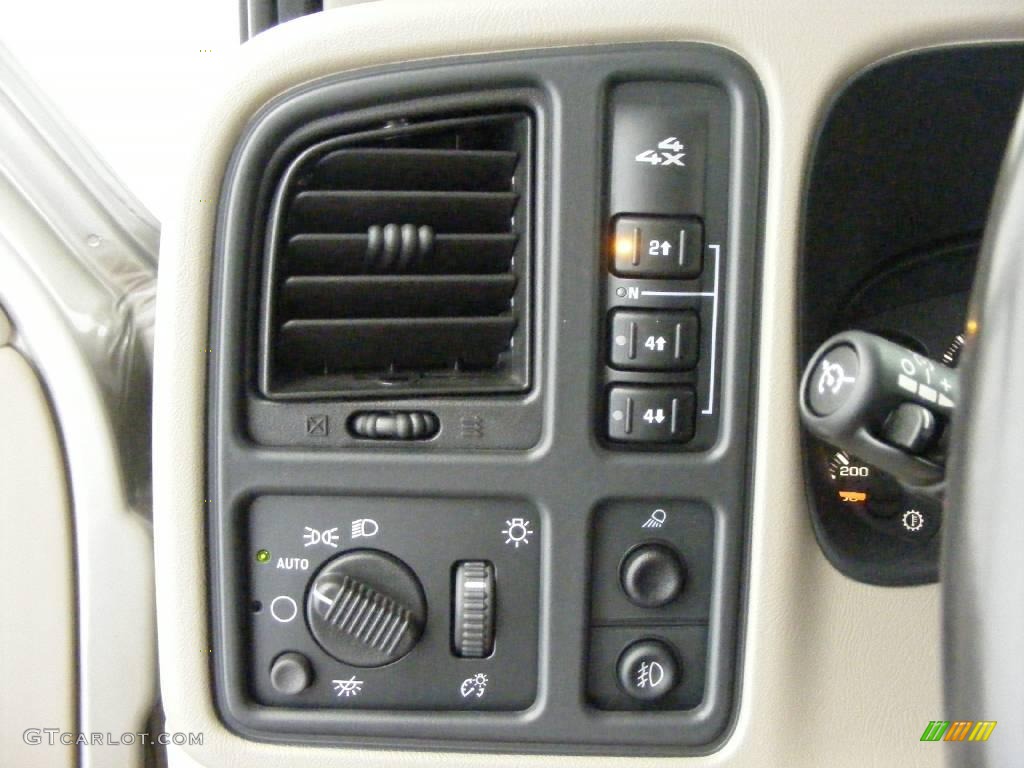 2003 Silverado 2500HD LT Extended Cab 4x4 - Light Pewter Metallic / Tan photo #45