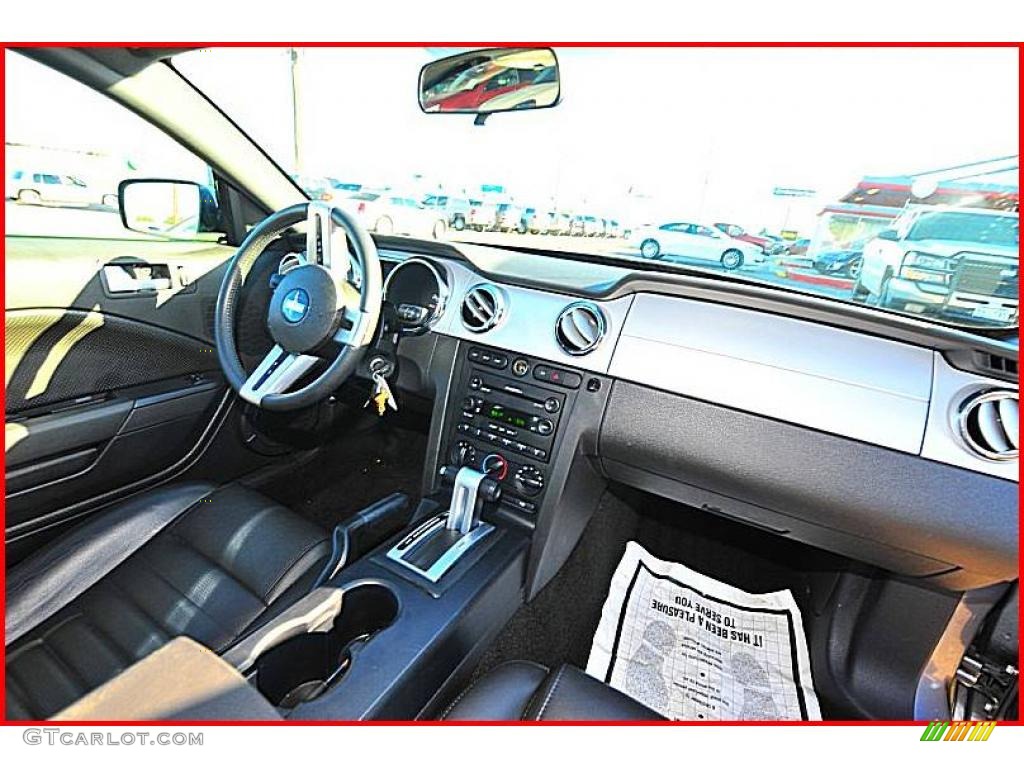 2006 Mustang GT Premium Coupe - Tungsten Grey Metallic / Dark Charcoal photo #18