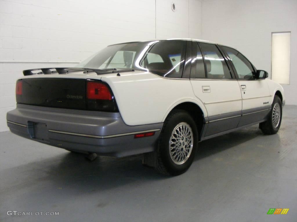 1990 Cutlass Supreme SL Sedan - White / Red photo #3
