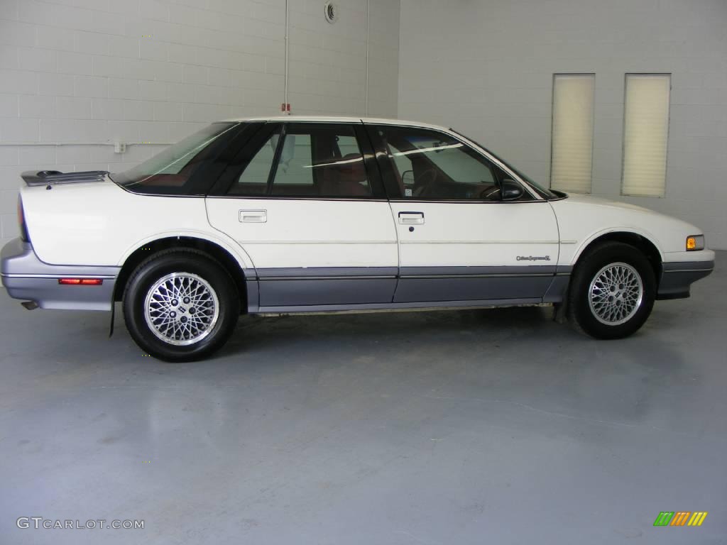 1990 Cutlass Supreme SL Sedan - White / Red photo #29