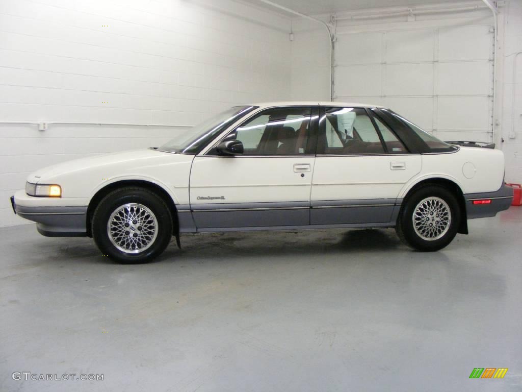 1990 Cutlass Supreme SL Sedan - White / Red photo #30