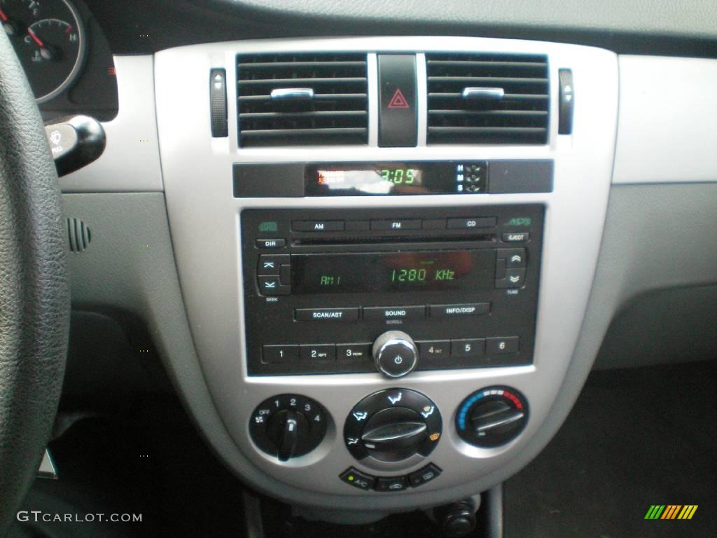 2006 Forenza Sedan - Absolute White / Grey photo #4