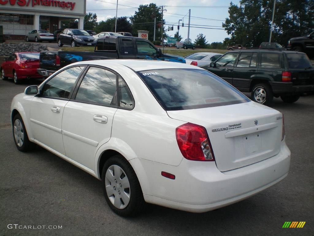 2006 Forenza Sedan - Absolute White / Grey photo #7